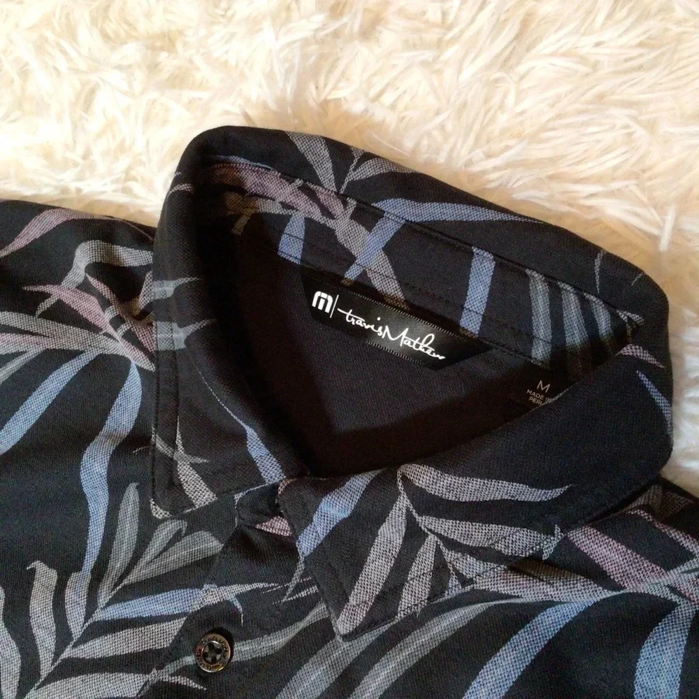 TravisMathew Golf Polo Buzz Words Lifestyle Tex Tropical Light Travis Mathew Med - Picture 3 of 10